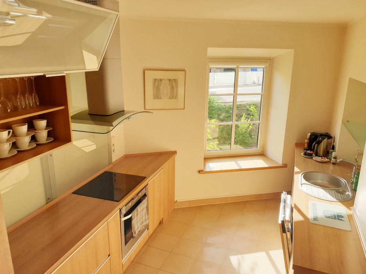 Exceptional Uzupis Bridge 3 Bedroom Apartment فيلنيوس المظهر الخارجي الصورة