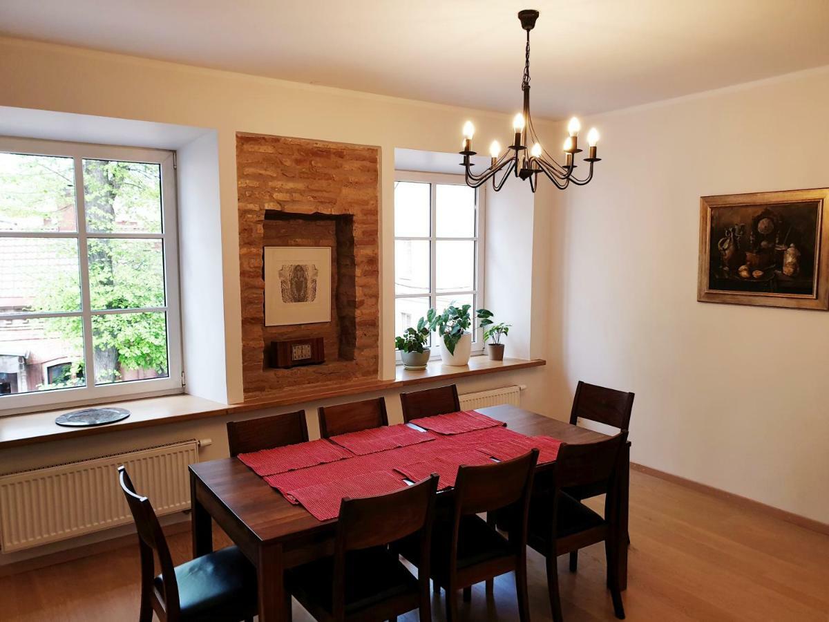 Exceptional Uzupis Bridge 3 Bedroom Apartment فيلنيوس المظهر الخارجي الصورة