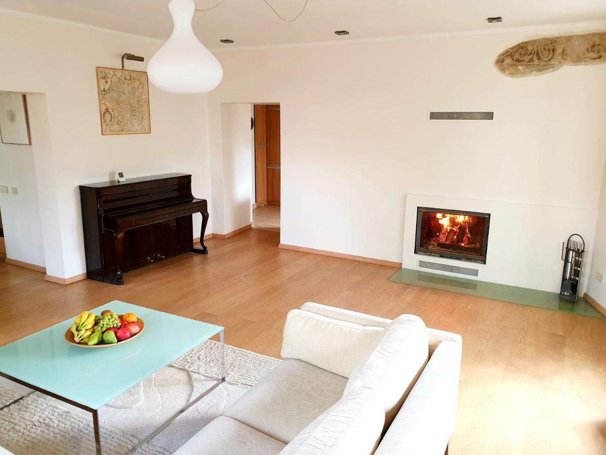 Exceptional Uzupis Bridge 3 Bedroom Apartment فيلنيوس المظهر الخارجي الصورة